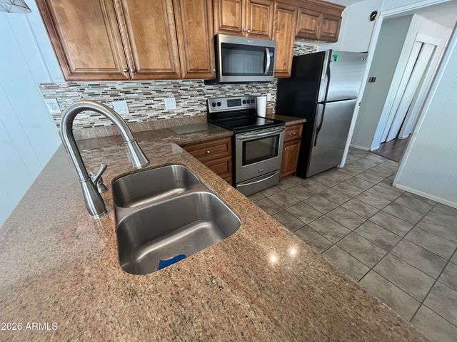 10960 N 67TH Avenue 33, Glendale, AZ 85304