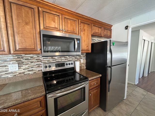 10960 N 67TH Avenue 33, Glendale, AZ 85304