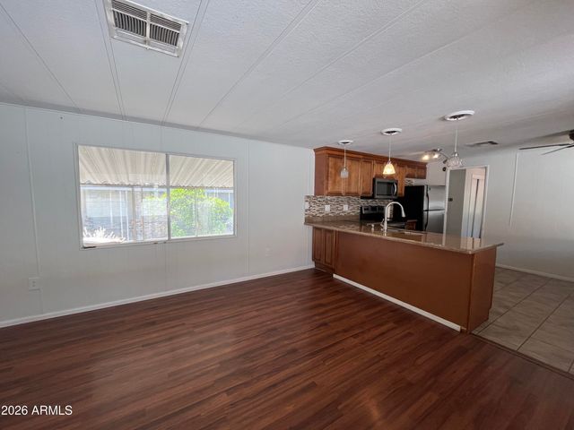 10960 N 67TH Avenue 33, Glendale, AZ 85304