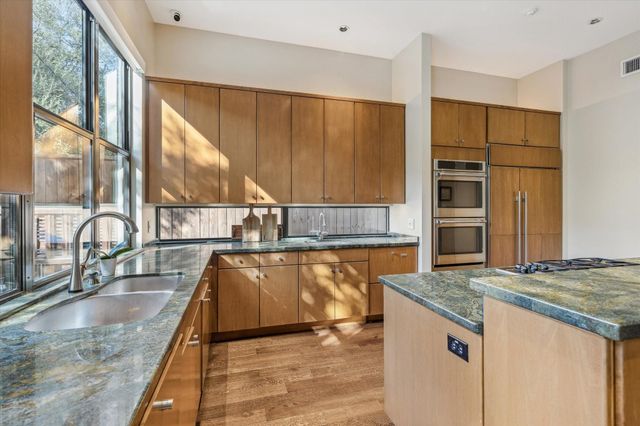 4013 Ella Lee Lane, Houston, TX 77027