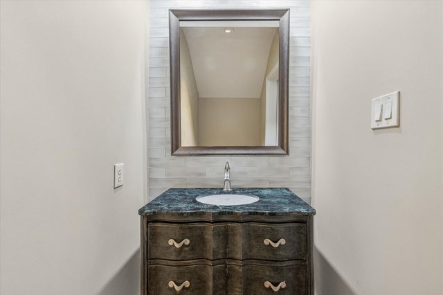 4013 Ella Lee Lane, Houston, TX 77027