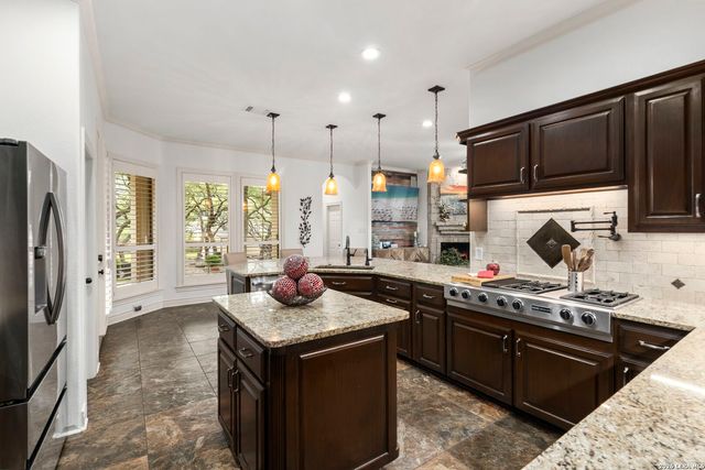 921 GREAT TREE DR, San Antonio, TX 78260