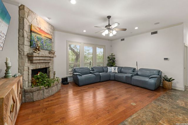 921 GREAT TREE DR, San Antonio, TX 78260