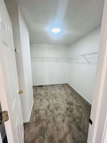 5 Player Court, Bolingbrook, IL 60490