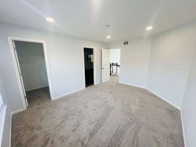 5 Player Court, Bolingbrook, IL 60490