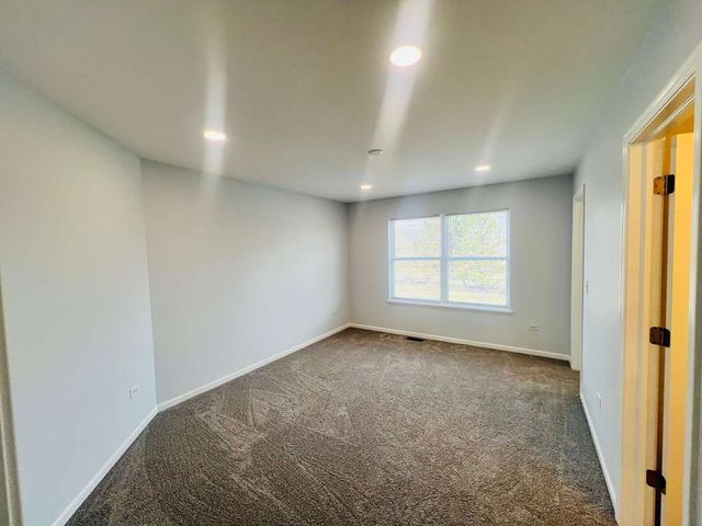 5 Player Court, Bolingbrook, IL 60490