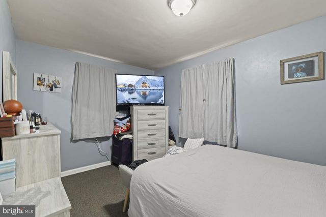 3105 NEWPORTVILLE RD, Bristol, PA 19007