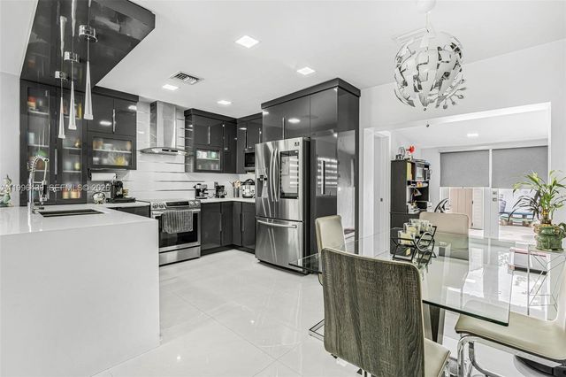 12001 SW 176th Ter, Miami, FL 33177