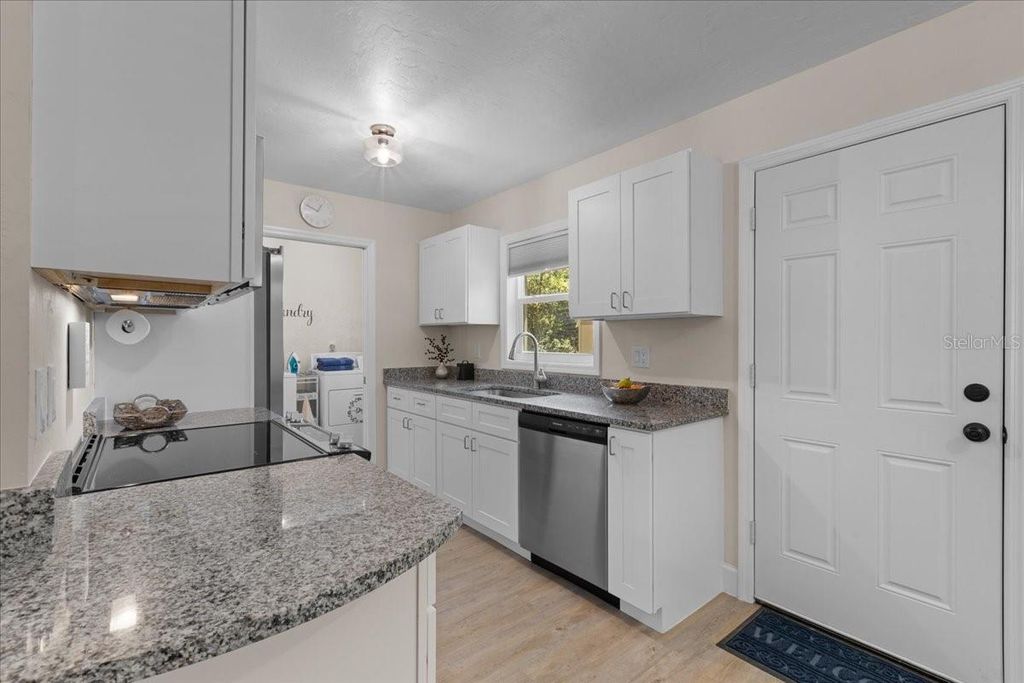 Image 5 of property listing at 606 WILSON STREET, Wildwood, FL 34785