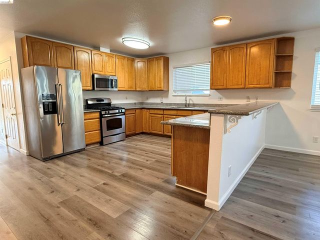 1317 Garvin Ave, Richmond, CA 94801