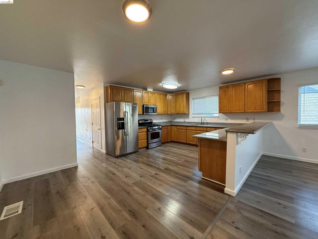 1317 Garvin Ave, Richmond, CA 94801