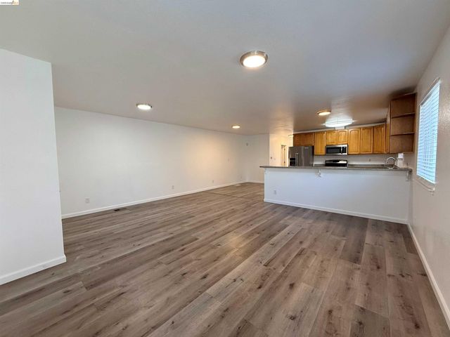 1317 Garvin Ave, Richmond, CA 94801