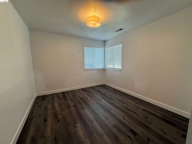 1317 Garvin Ave, Richmond, CA 94801