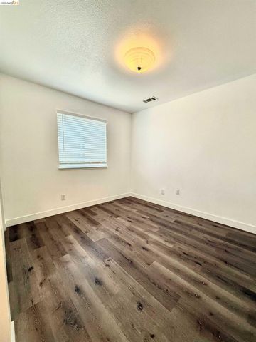 1317 Garvin Ave, Richmond, CA 94801