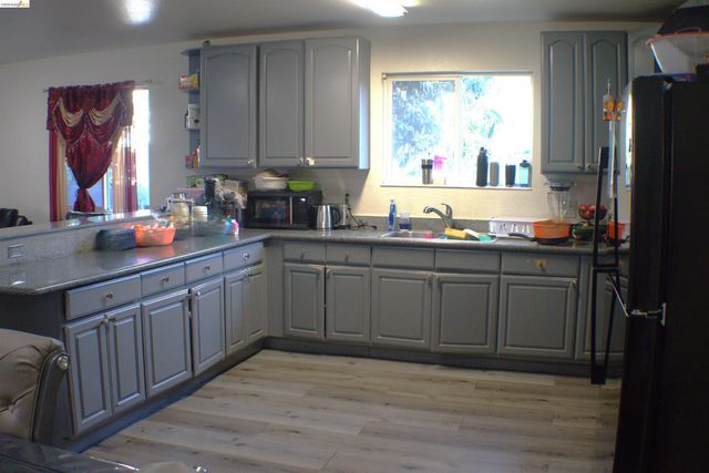 1317 Garvin Ave, Richmond, CA 94801