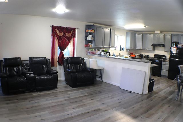 1317 Garvin Ave, Richmond, CA 94801