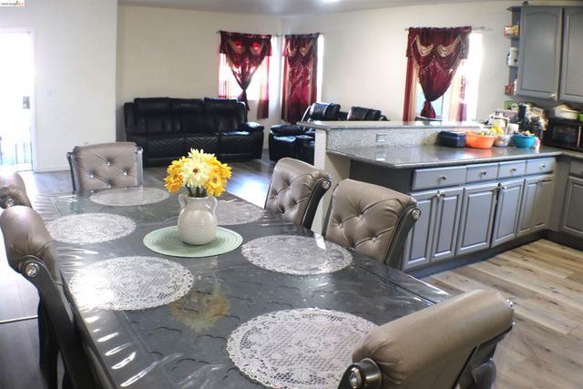 1317 Garvin Ave, Richmond, CA 94801