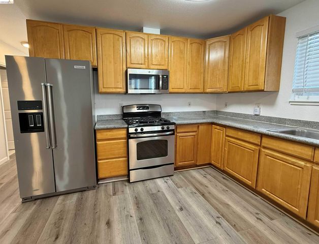 1317 Garvin Ave, Richmond, CA 94801
