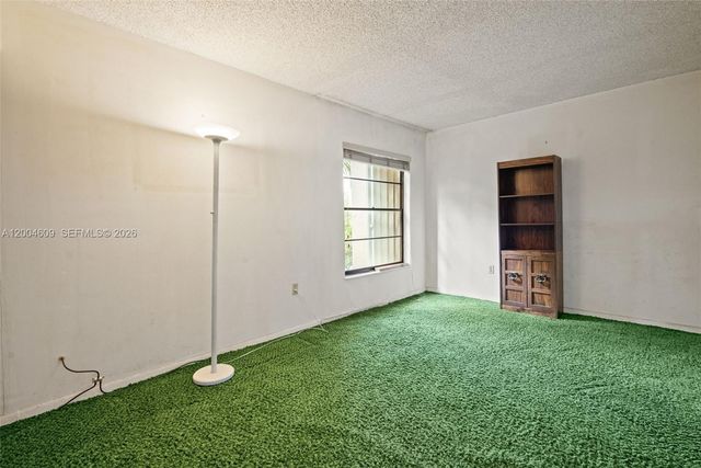 709 Curtiss Pkwy 23, Miami Springs, FL 33166