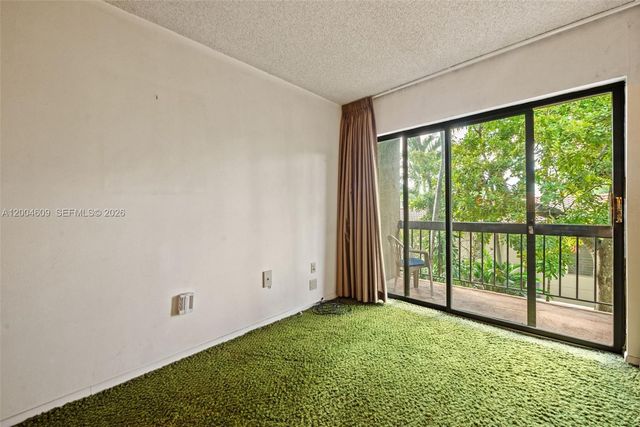 709 Curtiss Pkwy 23, Miami Springs, FL 33166