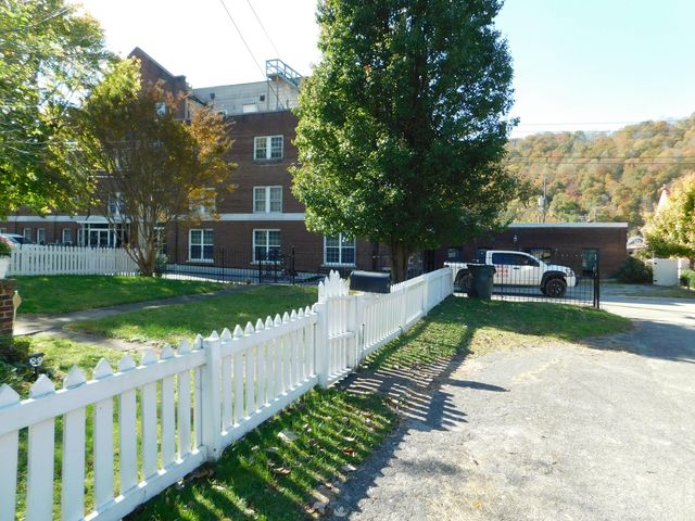 208 N Main Street, Harlan, KY 40831