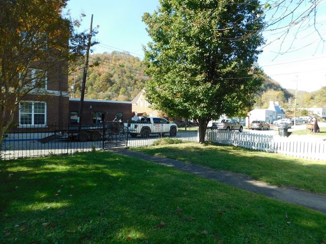 208 N Main Street, Harlan, KY 40831