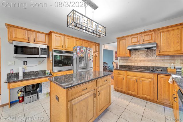 14973 River View Court, Sterling Heights, MI 48313