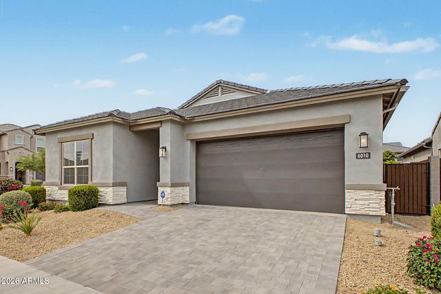 6010 E Quail Avenue, Phoenix, AZ 85054