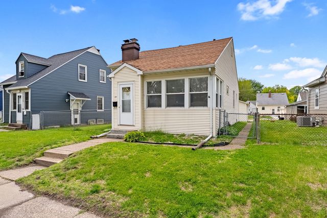 120 N Elmwood Avenue, Davenport, IA 52802