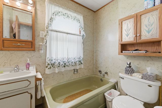 120 N Elmwood Avenue, Davenport, IA 52802