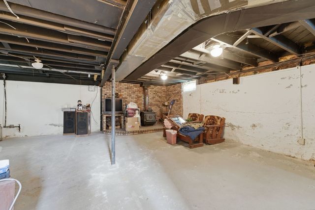 120 N Elmwood Avenue, Davenport, IA 52802
