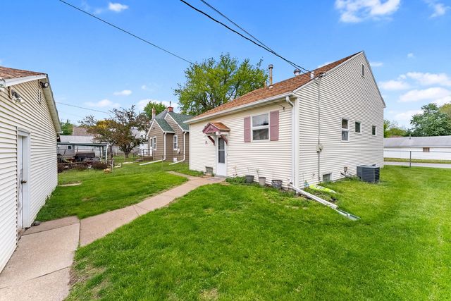 120 N Elmwood Avenue, Davenport, IA 52802
