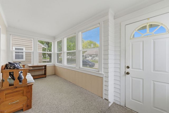120 N Elmwood Avenue, Davenport, IA 52802