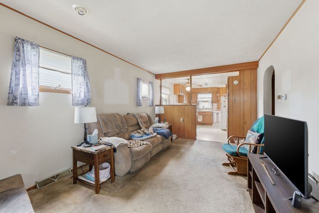 120 N Elmwood Avenue, Davenport, IA 52802