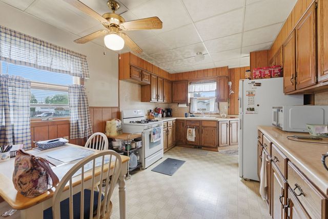 120 N Elmwood Avenue, Davenport, IA 52802