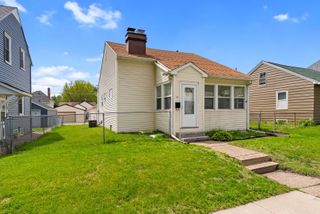 120 N Elmwood Avenue, Davenport, IA 52802