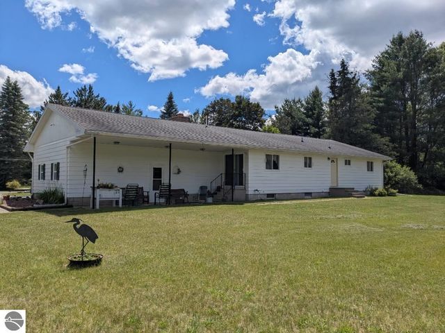 2353 Mills Road, Prescott, MI 48756