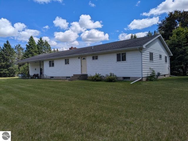 2353 Mills Road, Prescott, MI 48756