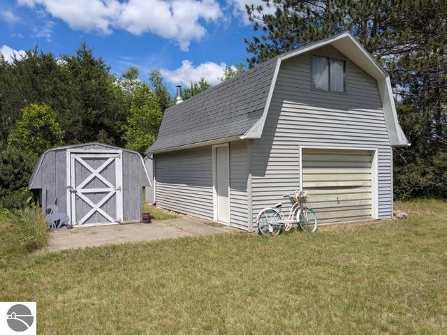2353 Mills Road, Prescott, MI 48756