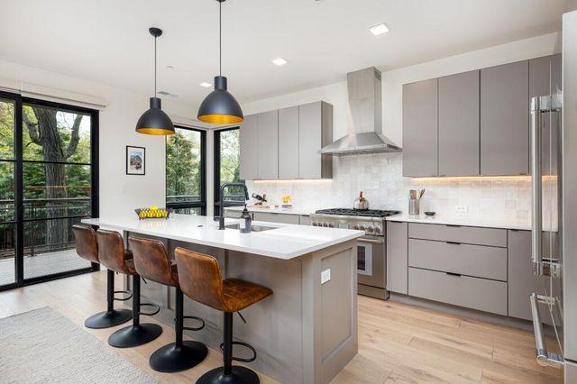 325 E Summit Street 101, Ann Arbor, MI 48104