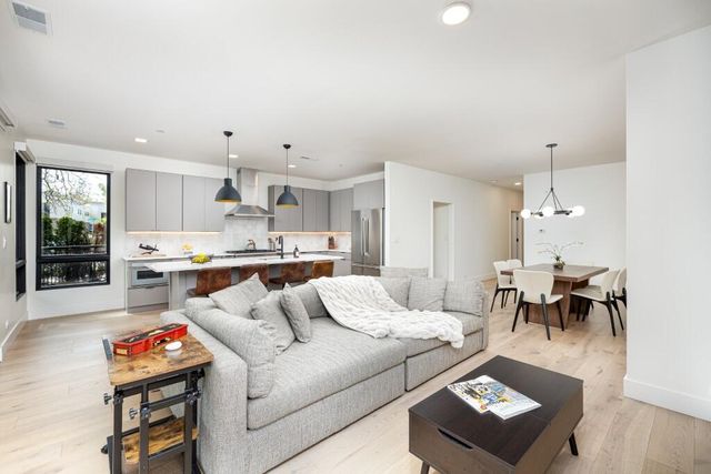 325 E Summit Street 101, Ann Arbor, MI 48104