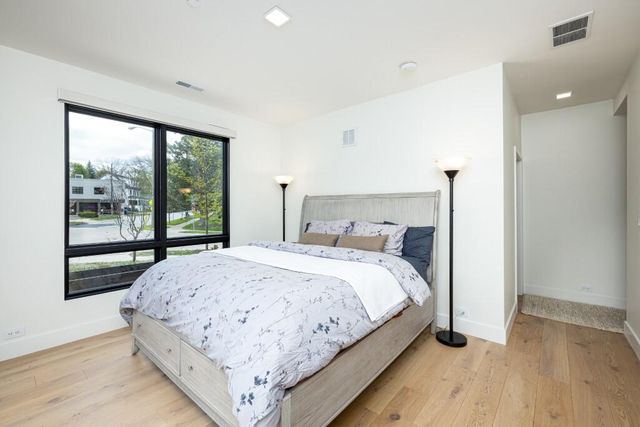 325 E Summit Street 101, Ann Arbor, MI 48104