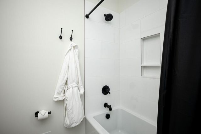 325 E Summit Street 101, Ann Arbor, MI 48104
