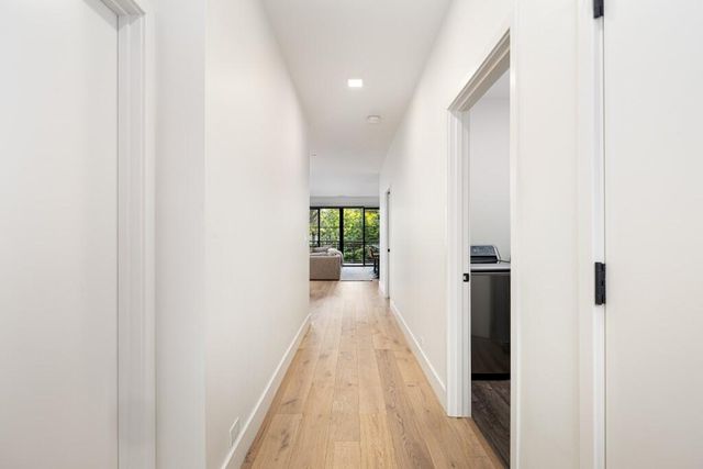 325 E Summit Street 101, Ann Arbor, MI 48104