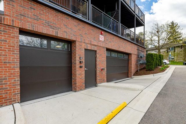 325 E Summit Street 101, Ann Arbor, MI 48104