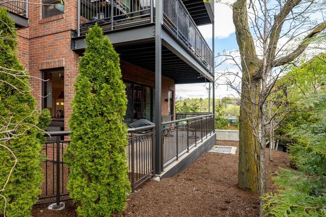 325 E Summit Street 101, Ann Arbor, MI 48104