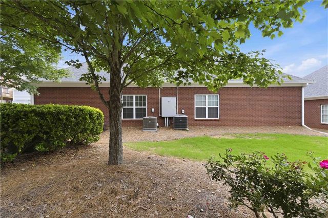 213 River Park North Drive, Woodstock, GA 30188