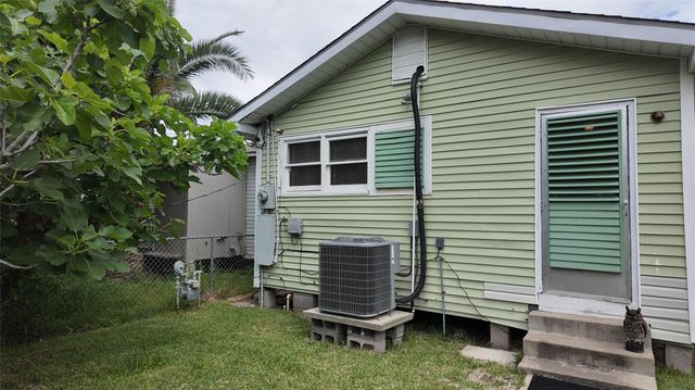 5507 Avenue P, Galveston, TX 77551