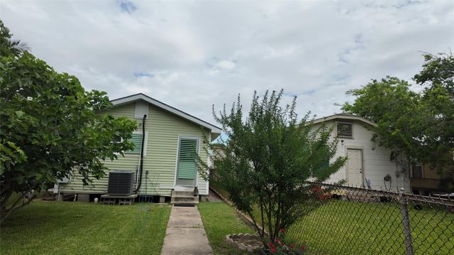 5507 Avenue P, Galveston, TX 77551
