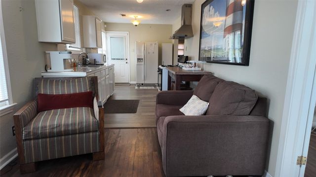 5507 Avenue P, Galveston, TX 77551